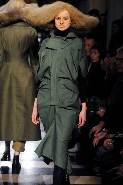 Look 4